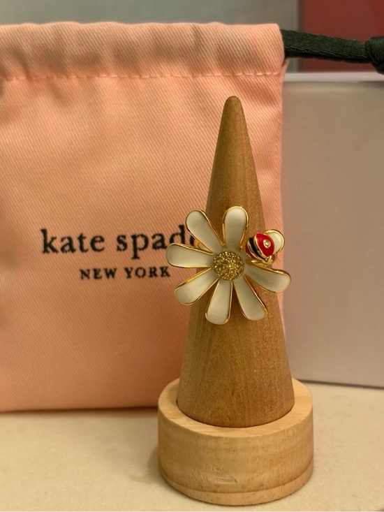 kate spade Jewelry - kate spade White Enamel Daisy Ring with ladybug Accent